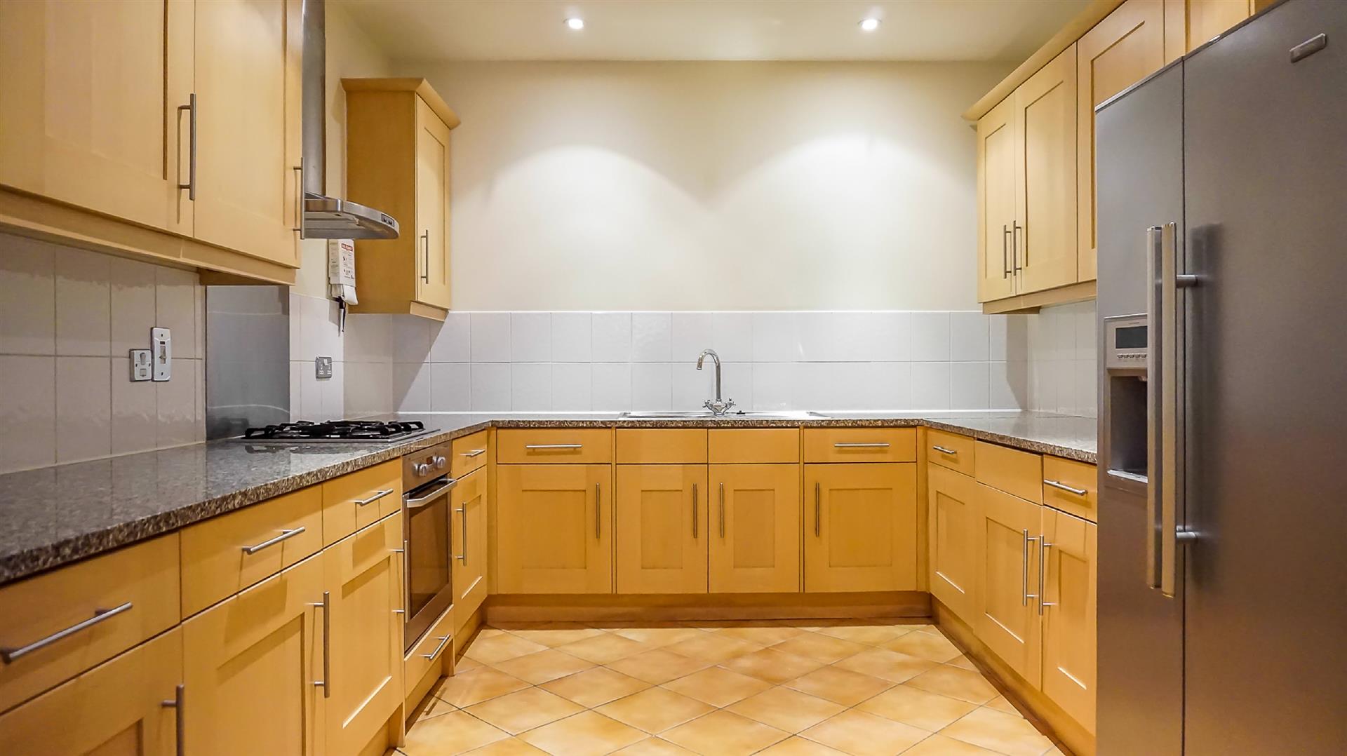 5 bed property in Tower Cottages, Esher